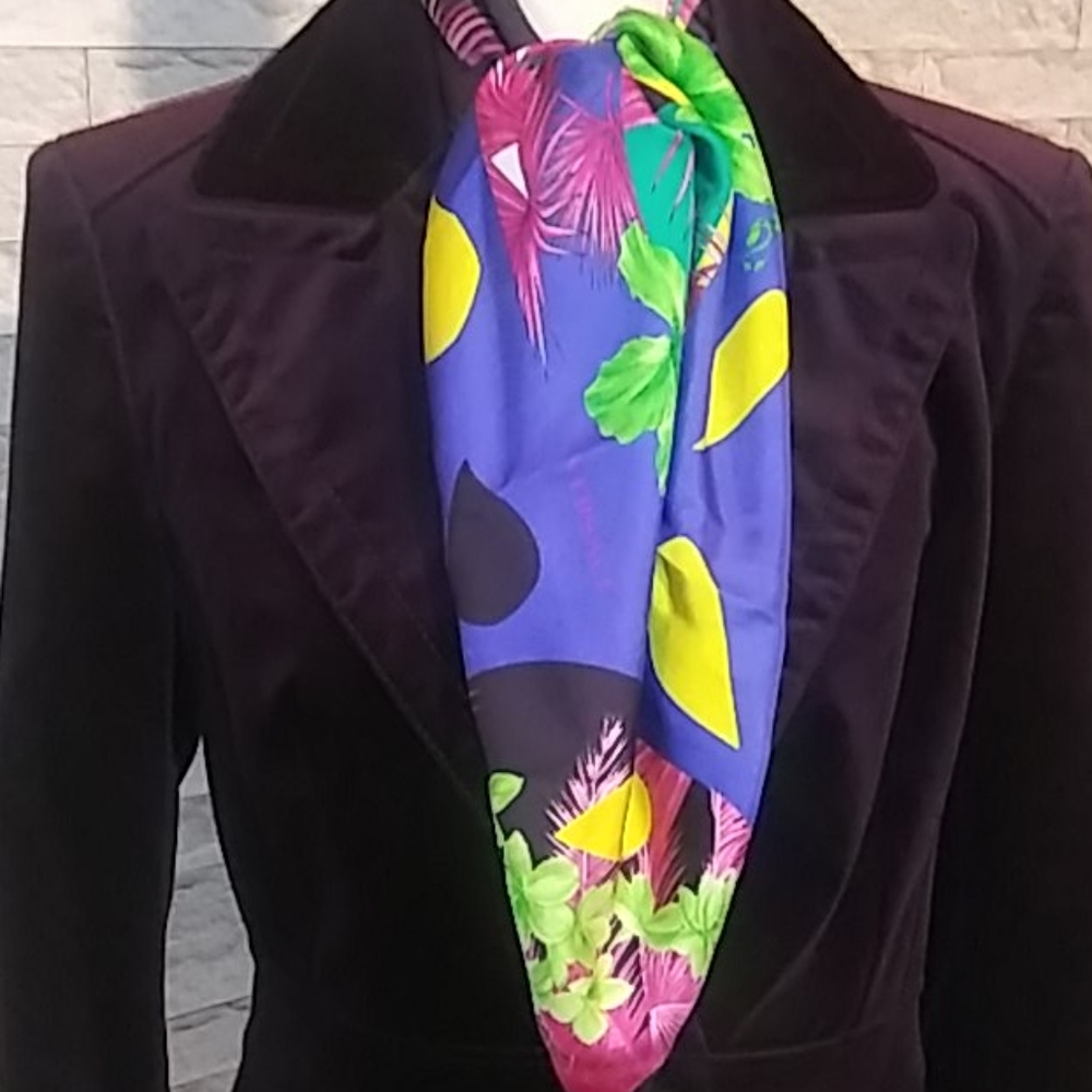 GIANNI VERSACE vintage suede jacket. - Picture 2 of 11